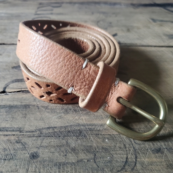 J.CREW Vintage Taupe Brown Leather Eyelit Laser-Cut Perforated Slim Belt SZ S - Picture 1 of 10